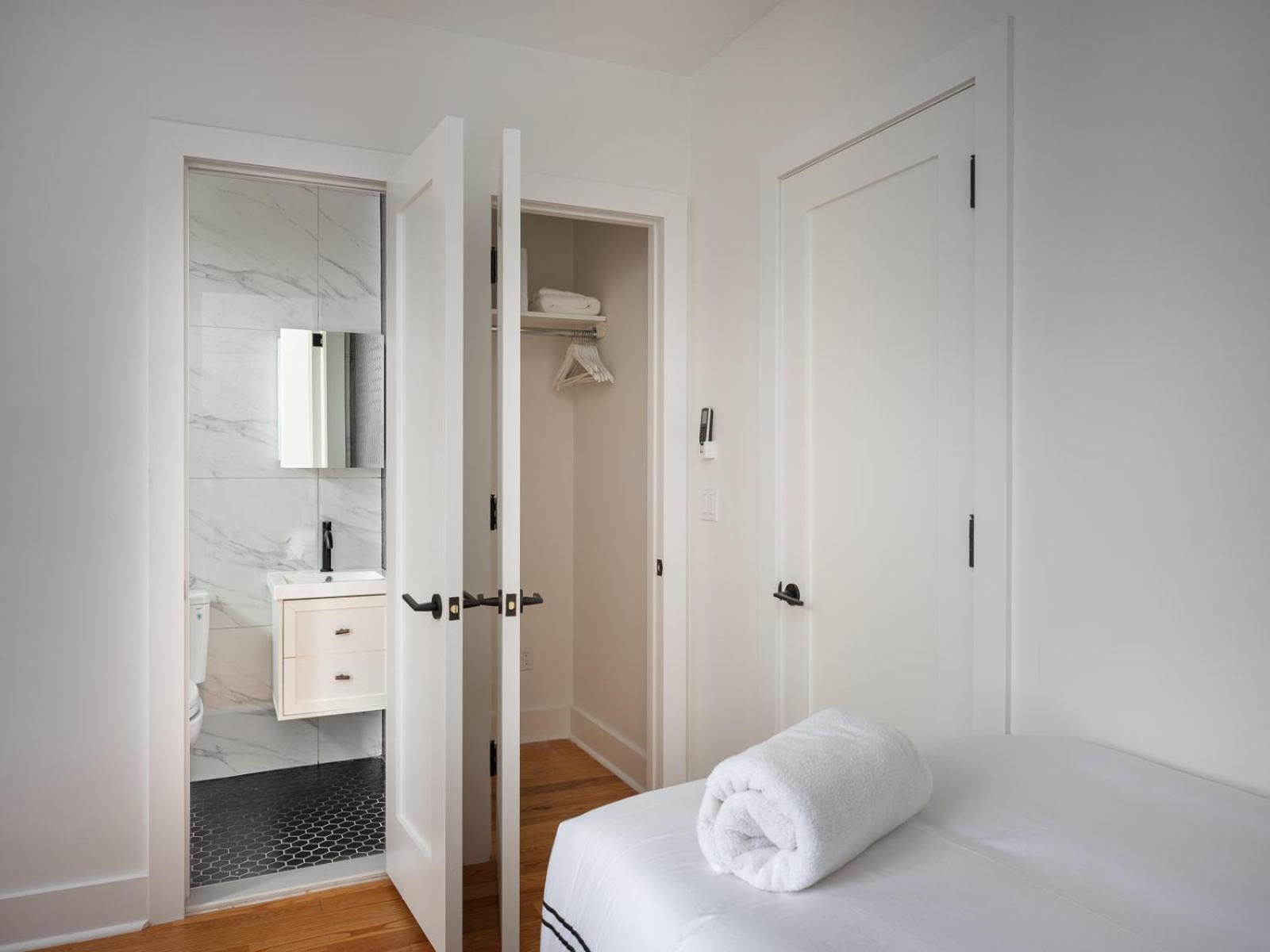 Three Bedroom Brooklynite Suite! 纽约 外观 照片